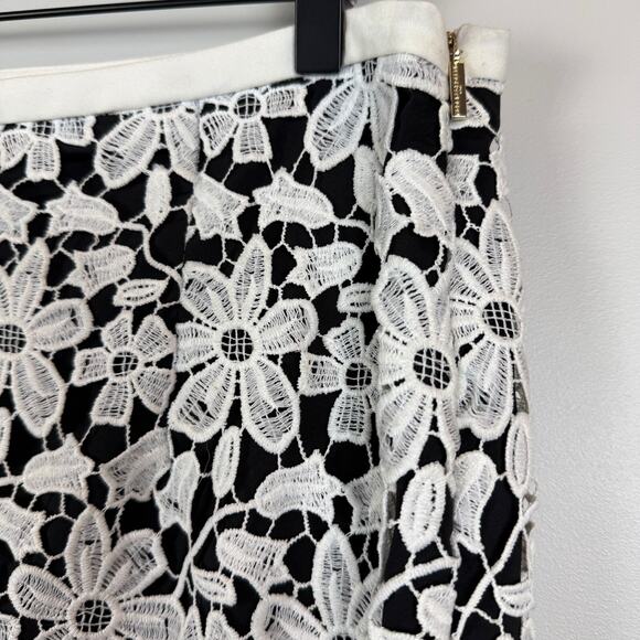 Karl Lagerfeld Paris Floral Pencil Skirt Women 10 Black White Lace Overlay Work - Picture 3 of 8